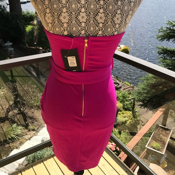 Fashion Nova fuschia mini dress with belt - Medium - Picture 3 of 4